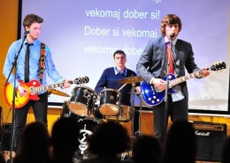 skromni