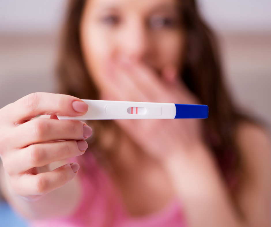 Kako krmariti skozi praznike z nenačrtovano nosečnostjo